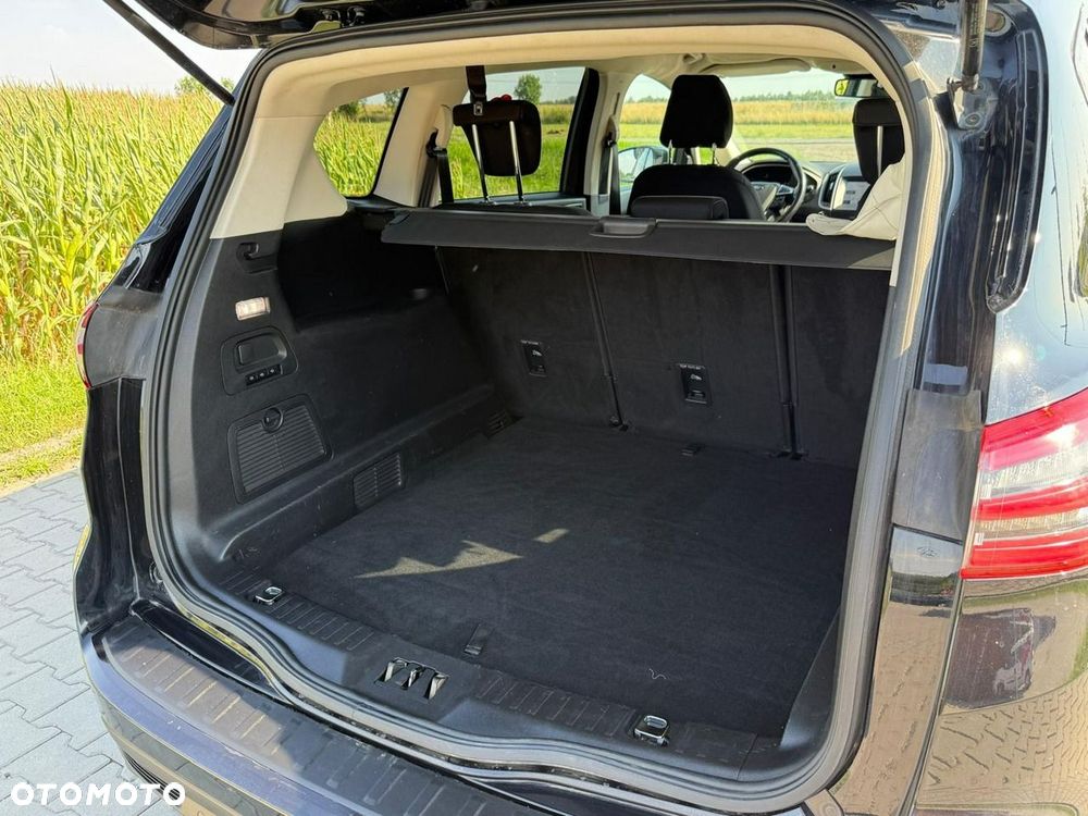 Ford S-Max - 17