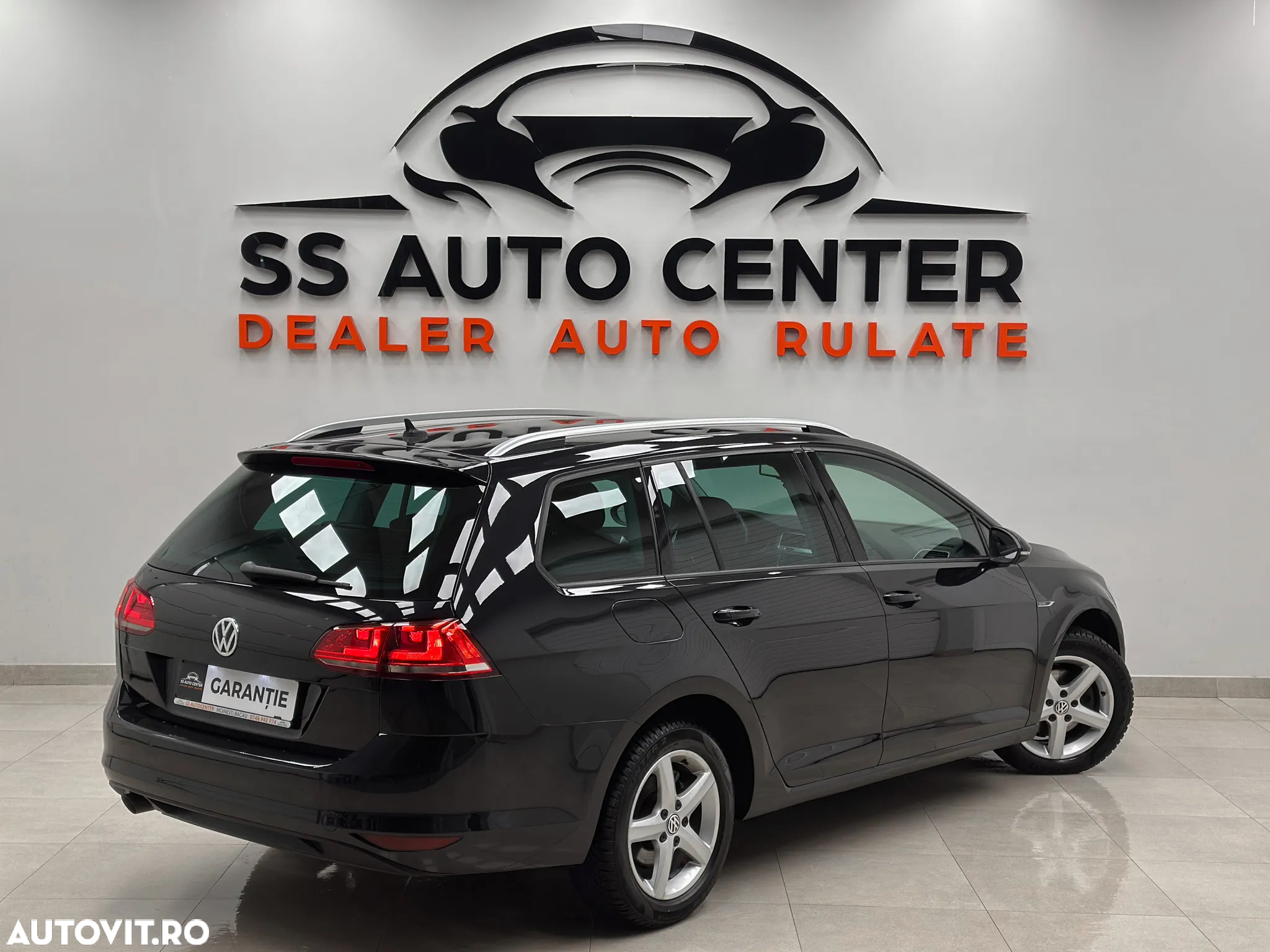 Volkswagen Golf 1.6 TDI BlueMotion Technology Lounge - 3