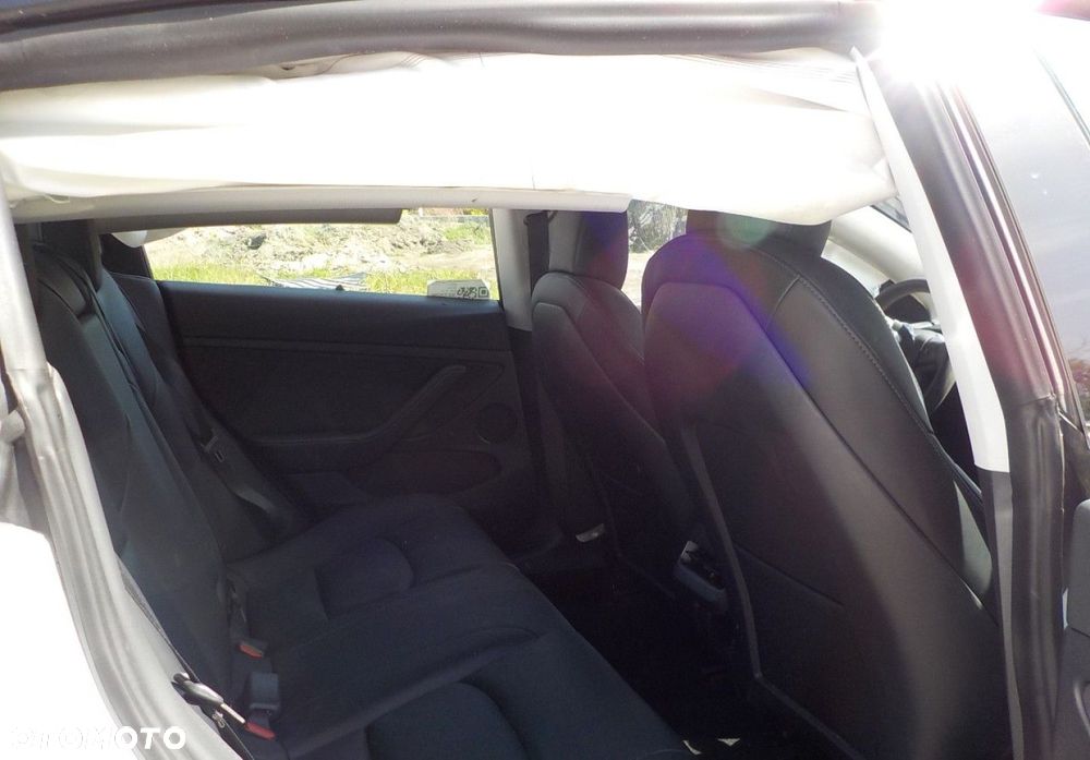 Tesla Model 3 - 19