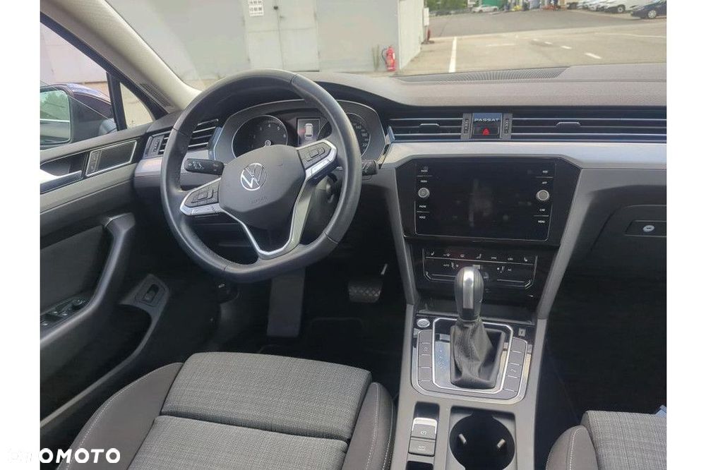 Volkswagen Passat Variant 2.0 TSI Business DSG - 9