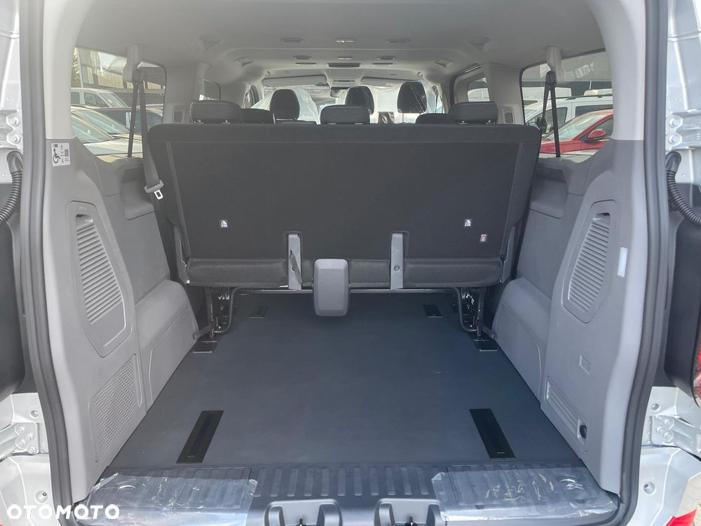 Volkswagen Caravelle - 16