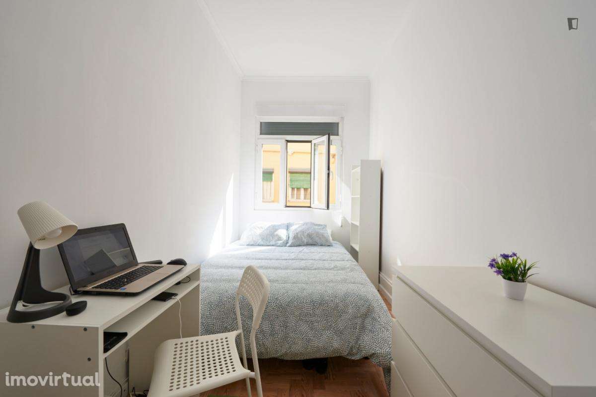 Quarto - localizado em Marquês de Pombal Lisbon - Grande imagem: 2/12