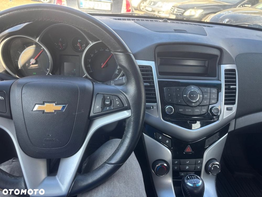 Chevrolet Cruze 1.6 LT - 16