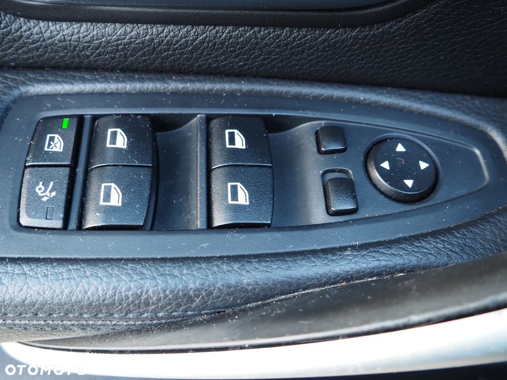 BMW 3GT 335i M Sport - 28