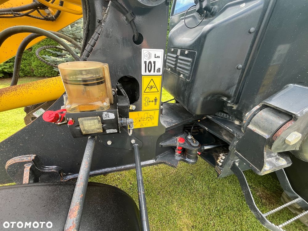 Komatsu WA 70M - 8
