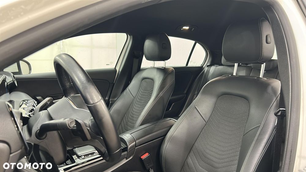 Mercedes-Benz Klasa A 200 7G-DCT - 11