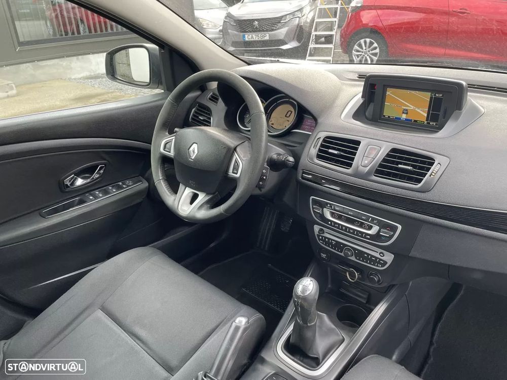 Renault Mégane 1.5 dCi Dynamique - 4