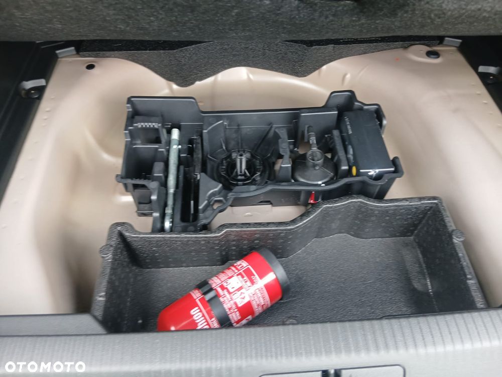Peugeot 2008 1.2 PureTech Allure Pack S&S EAT8 - 15
