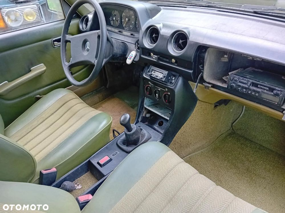 Mercedes-Benz W123 - 20