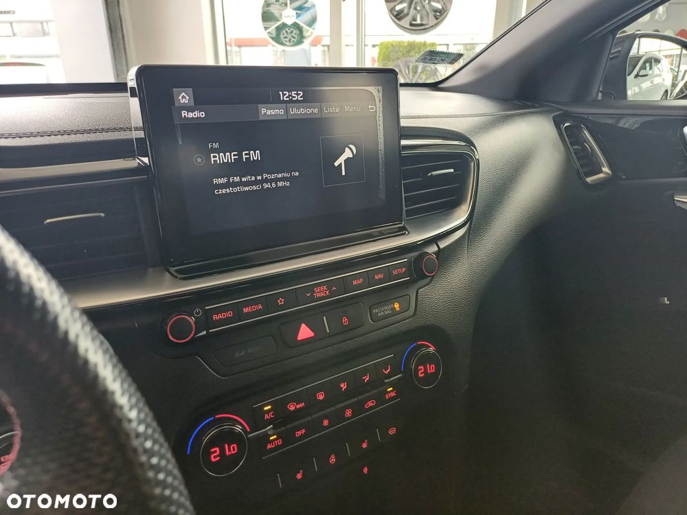 Kia ProCeed - 23