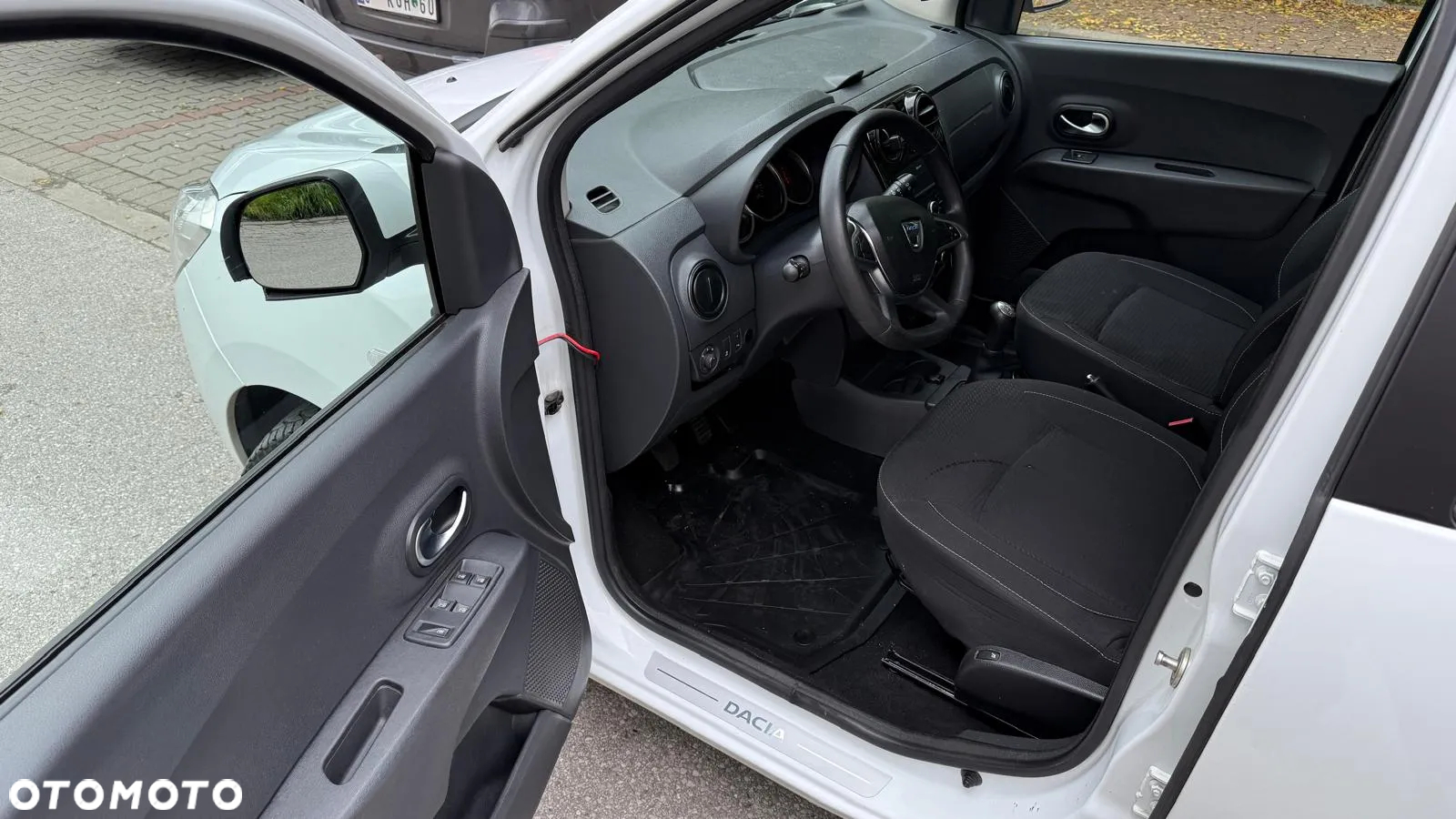 Dacia Lodgy 1.6 SCe Laureate S&S - 8