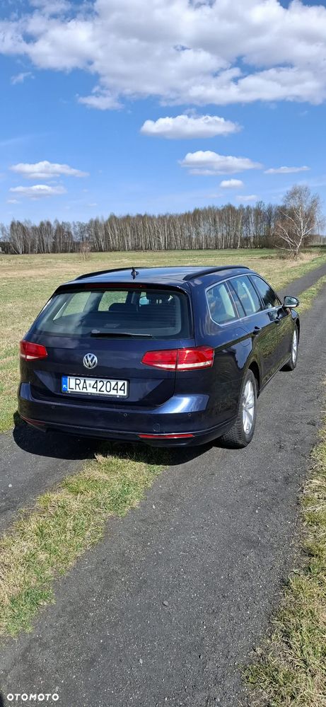 Volkswagen Passat 2.0 TDI (BlueMotion Technology) Comfortline - 4
