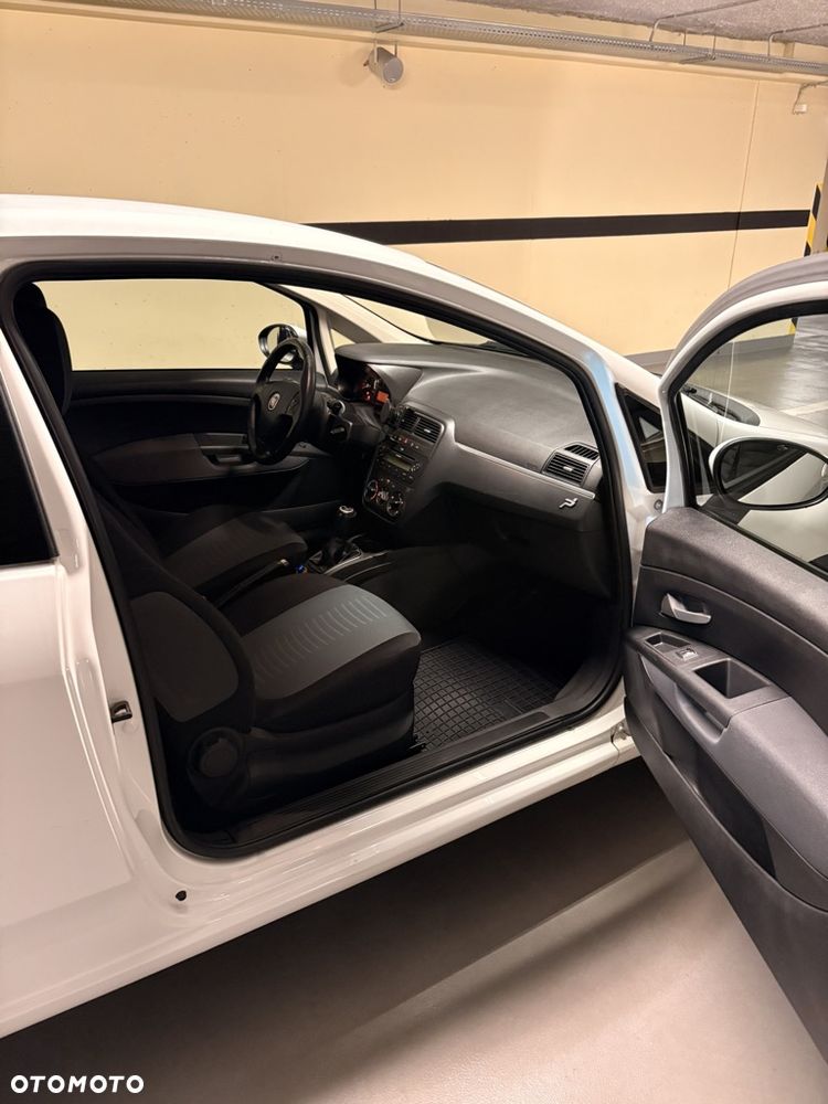 Fiat Grande Punto 1.3 Multijet 16V Dualogic Dynamic - 13