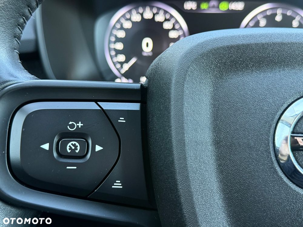 Volvo XC 40 T2 Momentum Core - 33