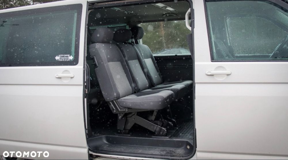 Volkswagen Caravelle - 5