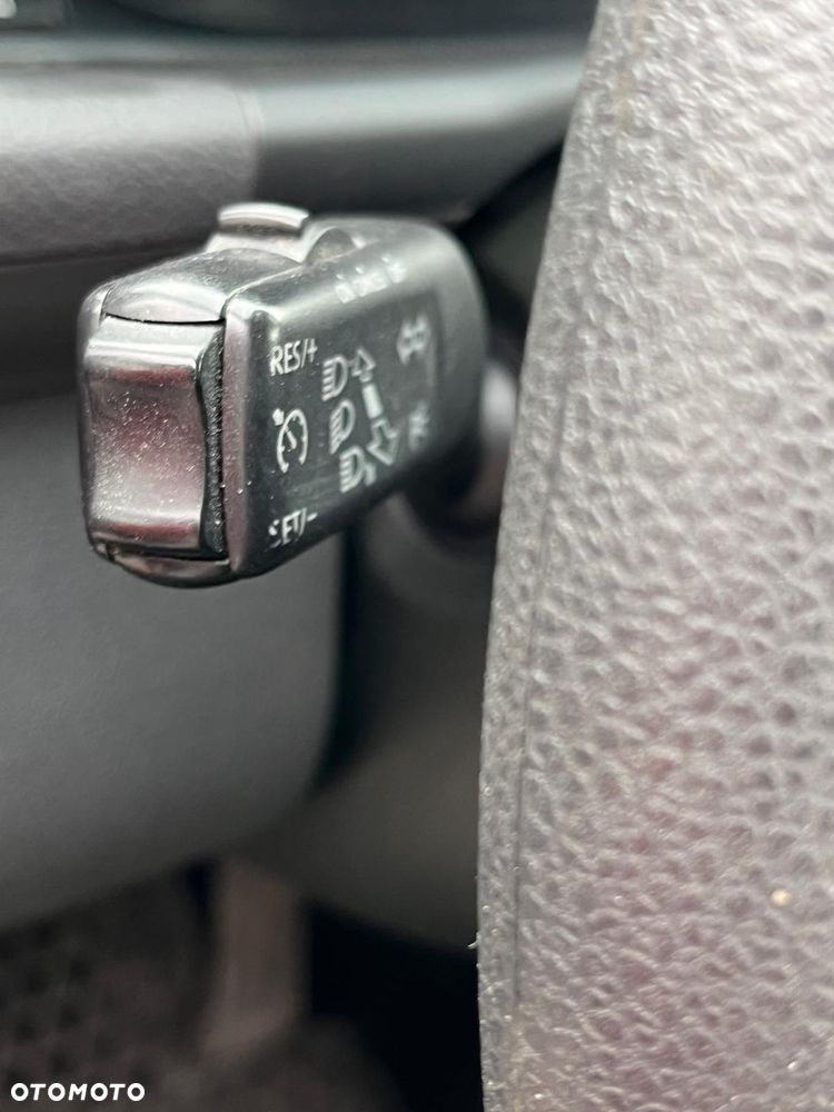 Volkswagen Touran - 22