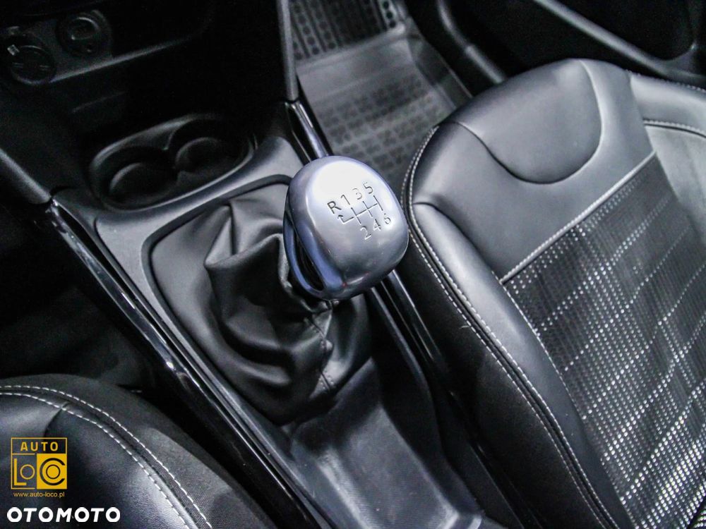 Peugeot 2008 1.2 Pure Tech Allure S&S - 24