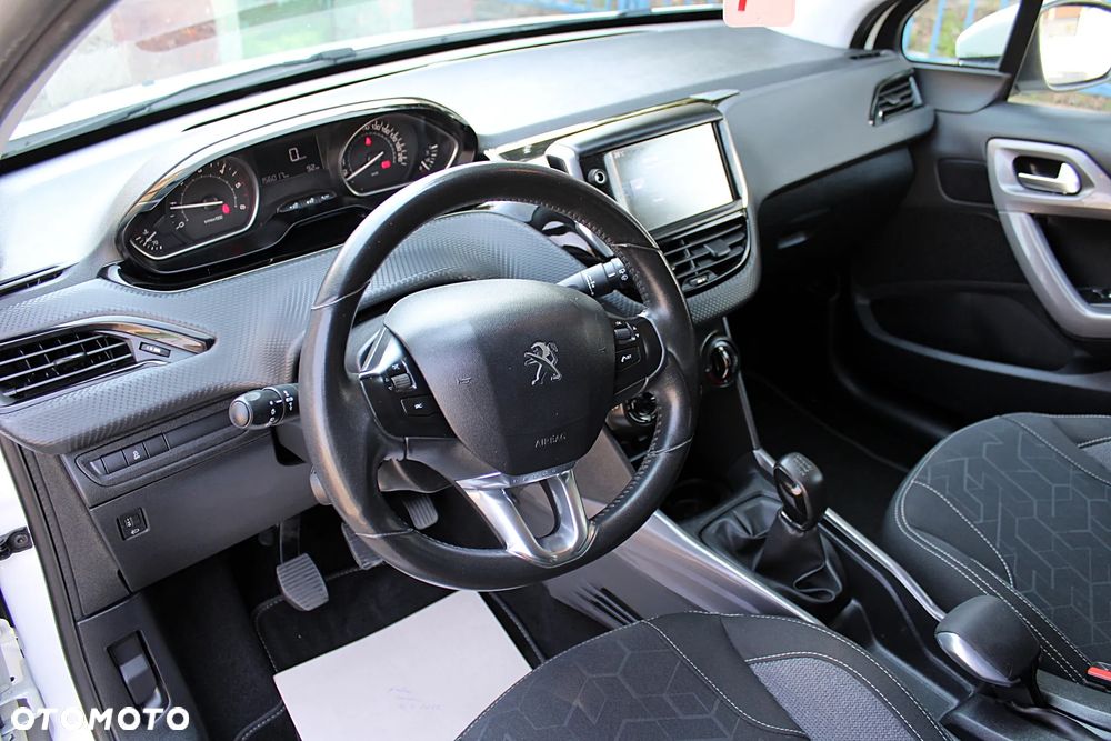 Peugeot 2008 - 12