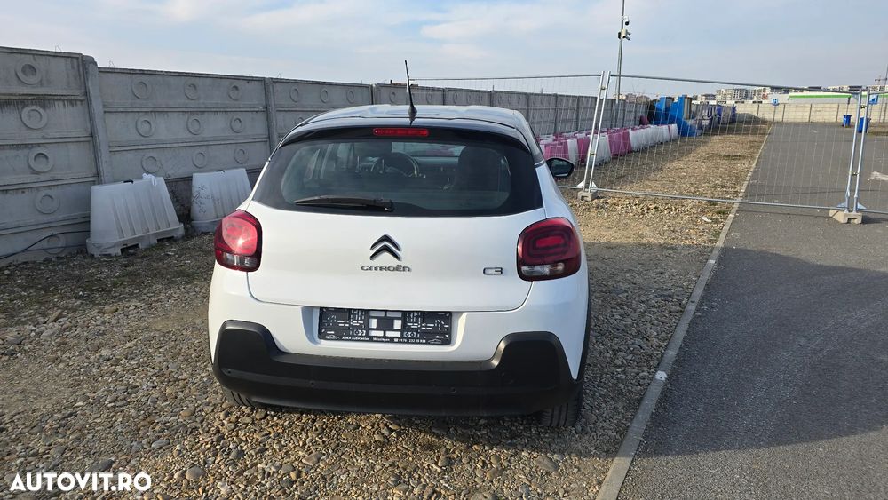 Citroën C3 Pure Tech 82 SHINE - 4