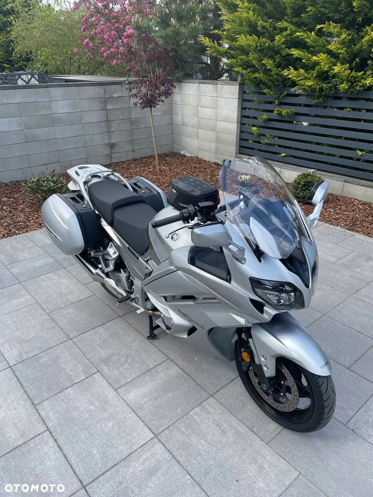 Yamaha FJR - 4