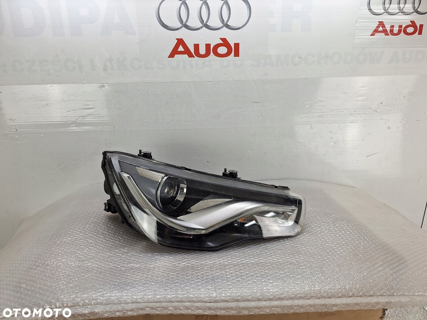 REFLEKTOR BIXENON LED AUDI S1 A1 8X 8X0 PRZED LIFTEM 2010-2014 ORYGINAŁ OE - 1