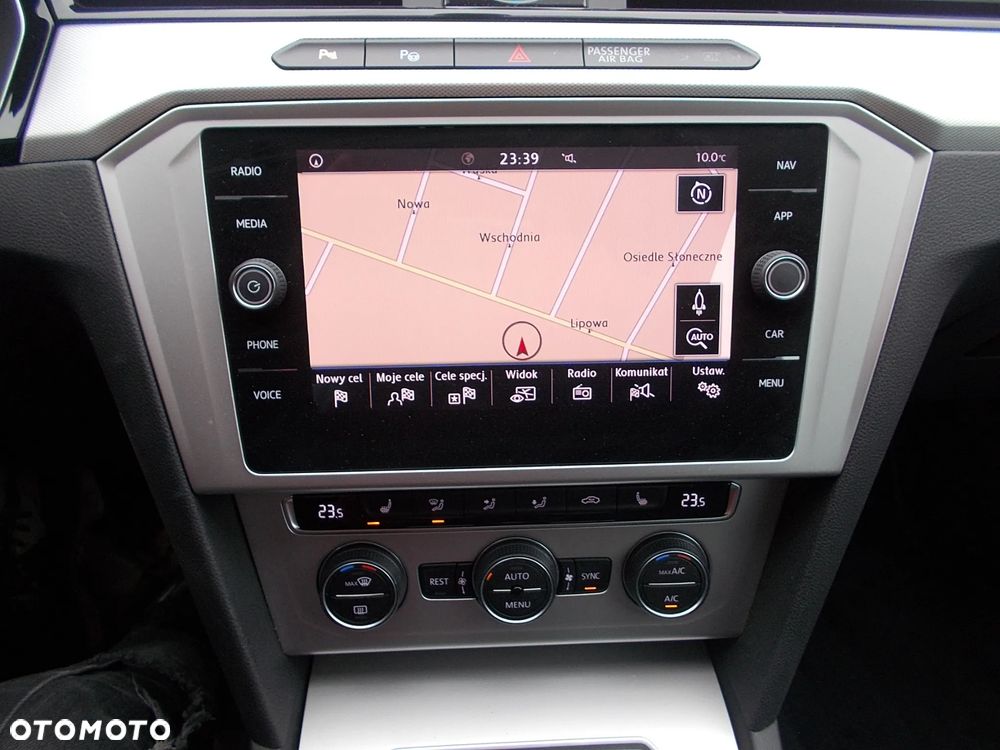 Volkswagen Passat - 14