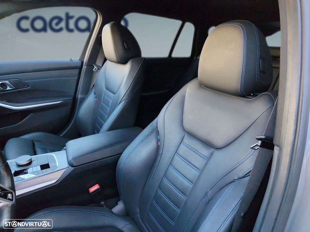 BMW 320 d Pack Desportivo M Auto - 11