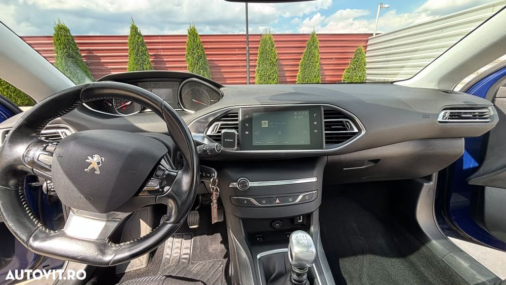 Peugeot 308 PureTech 130 GPF Stop & Start Allure Business-Paket - 8