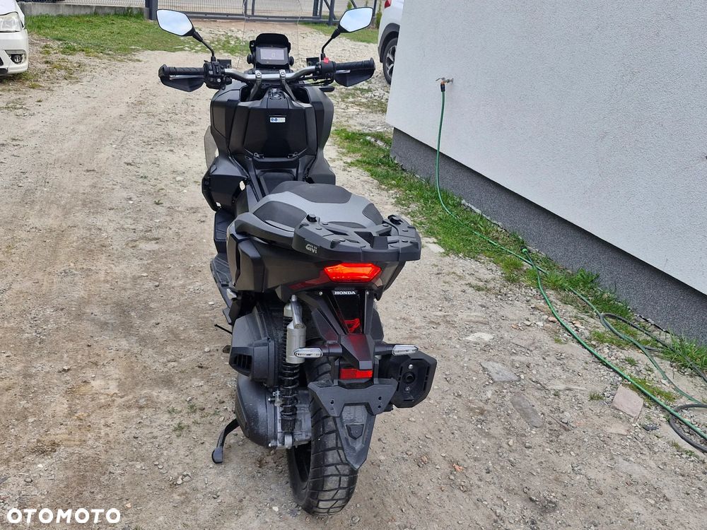Honda ADV350 - 3