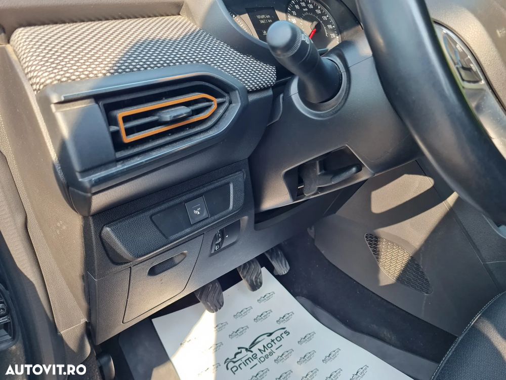 Dacia Sandero Stepway TCe 90 MT6 Comfort - 32