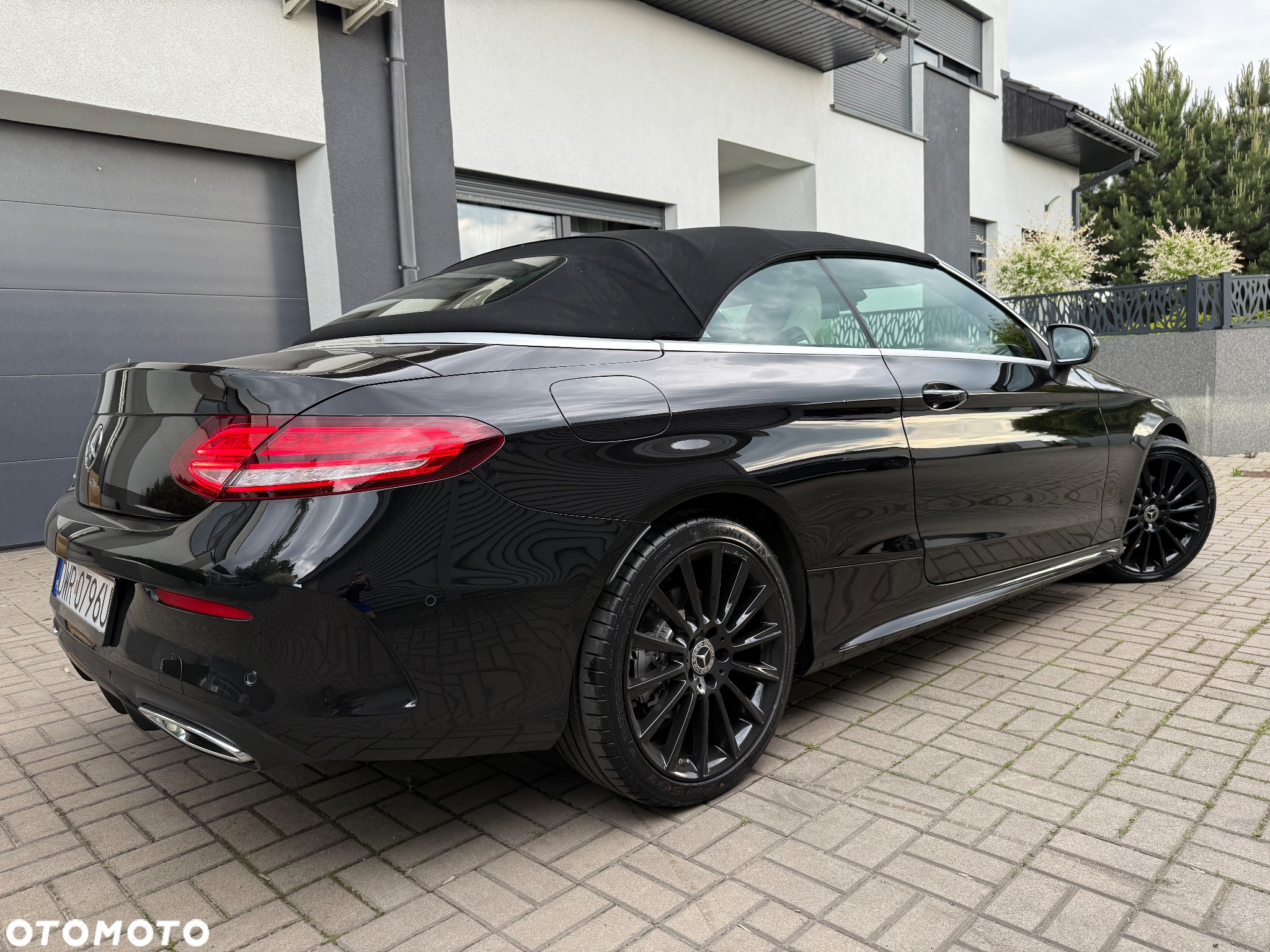 Mercedes-Benz Klasa C 220 d Cabrio 9G-TRONIC AMG Line Plus - 26