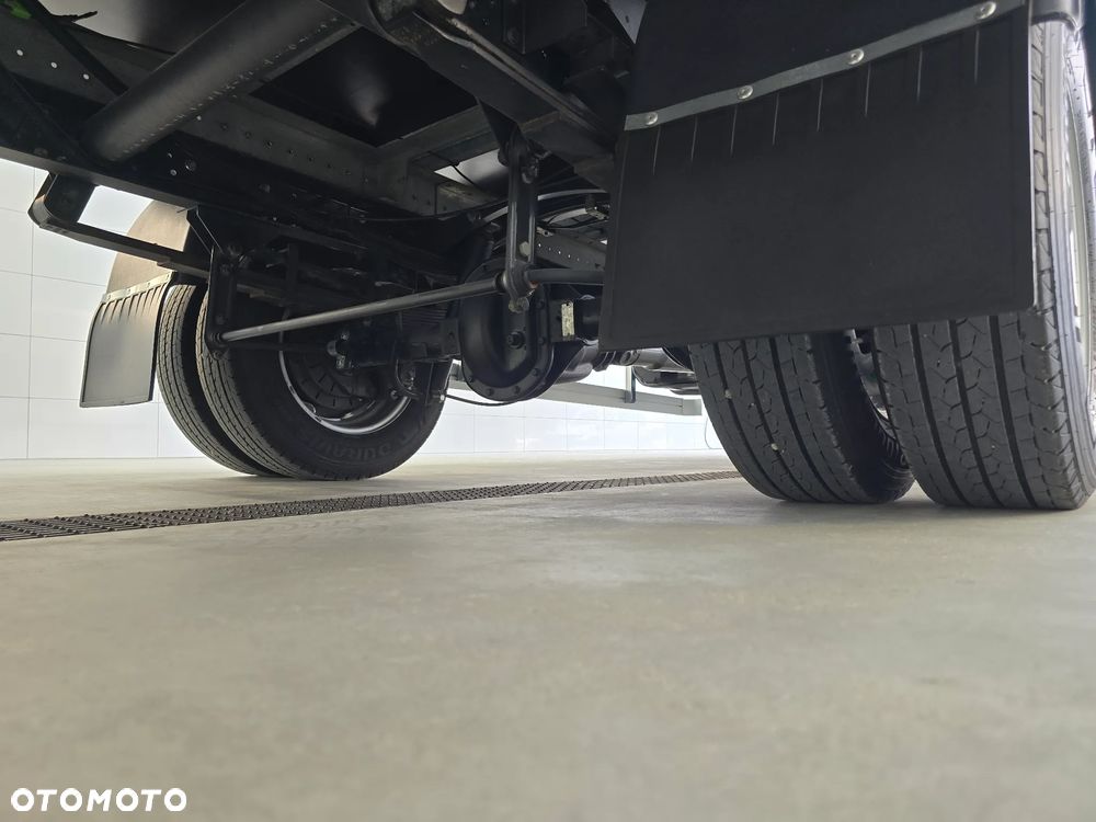 Iveco DAILY 35C16 / 50C16 KONTENER 8PALET WINDA DHOLLANDIA 750Kg 41Tyś km SERWIS ASO IVECO DO OSTATNIEGO Km STAN NOWY NOWY NOWY NA GWARANCJI BOGATA OPCJA WYPOSAŻENIA ASYSTENTY KIEROWCY TEMPOMAT KLIMA KAMERA COFANIA FOTEL KIEROWCY PNEŁMATYCZNY - 26