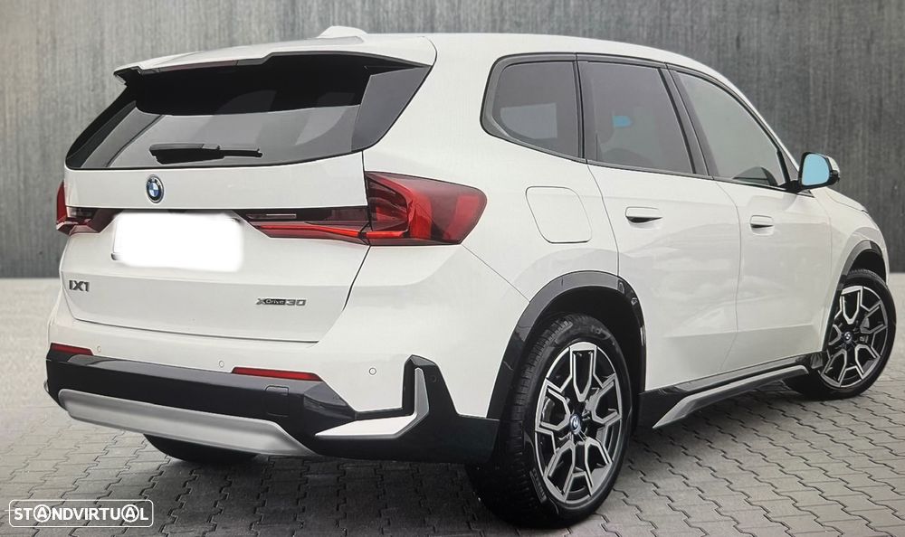 BMW iX1 xDrive30 xLine - 2