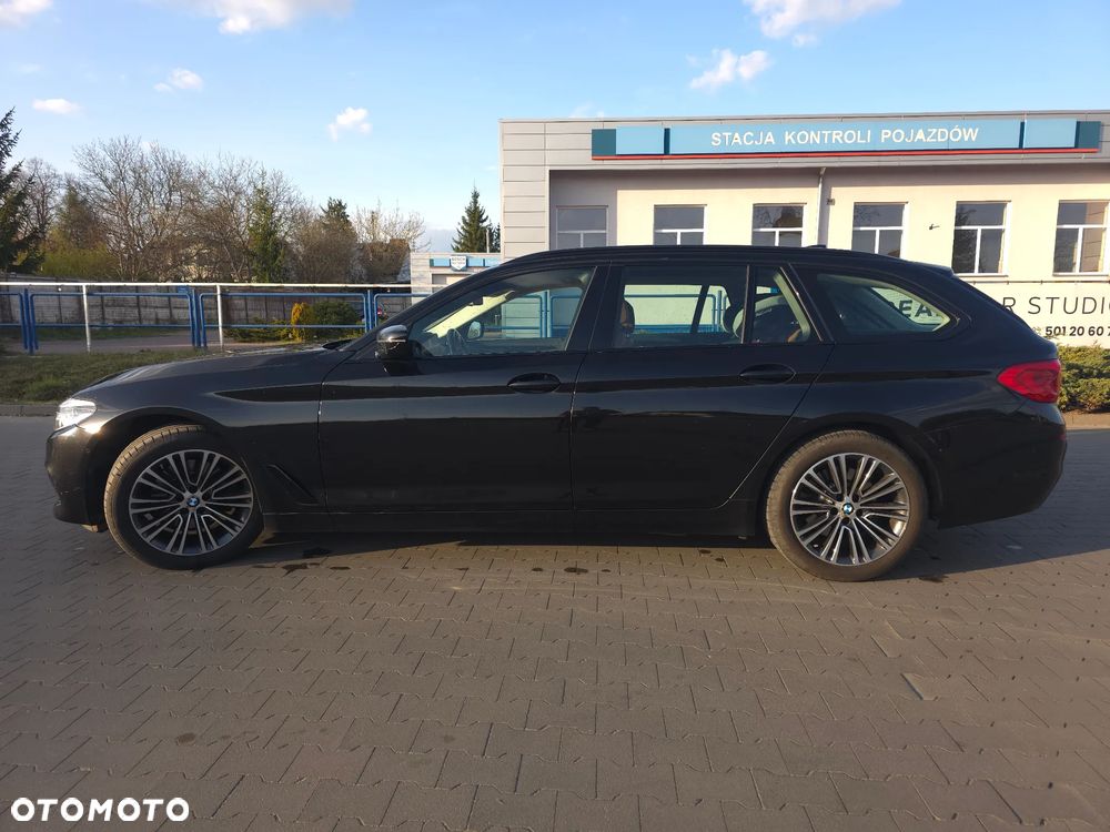 BMW Seria 5 520d xDrive Sport Line sport - 10
