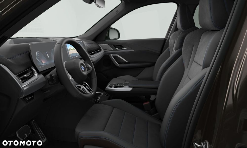 BMW X1 xDrive23i mHEV - 4
