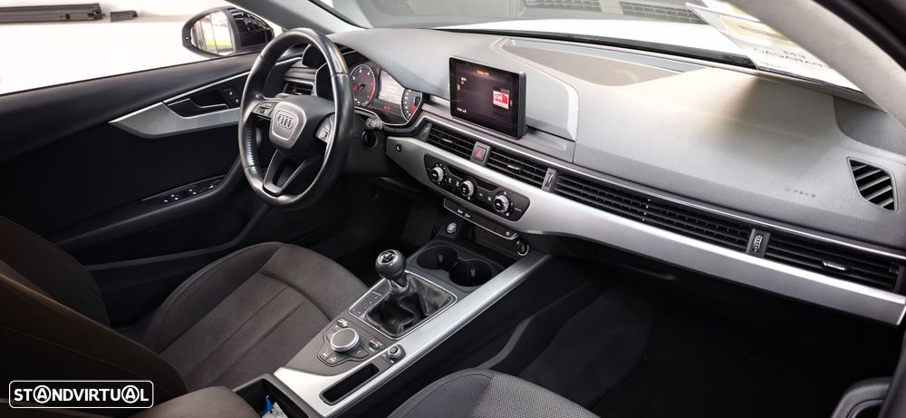 Audi A4 Avant 2.0 TDI S-line - 26