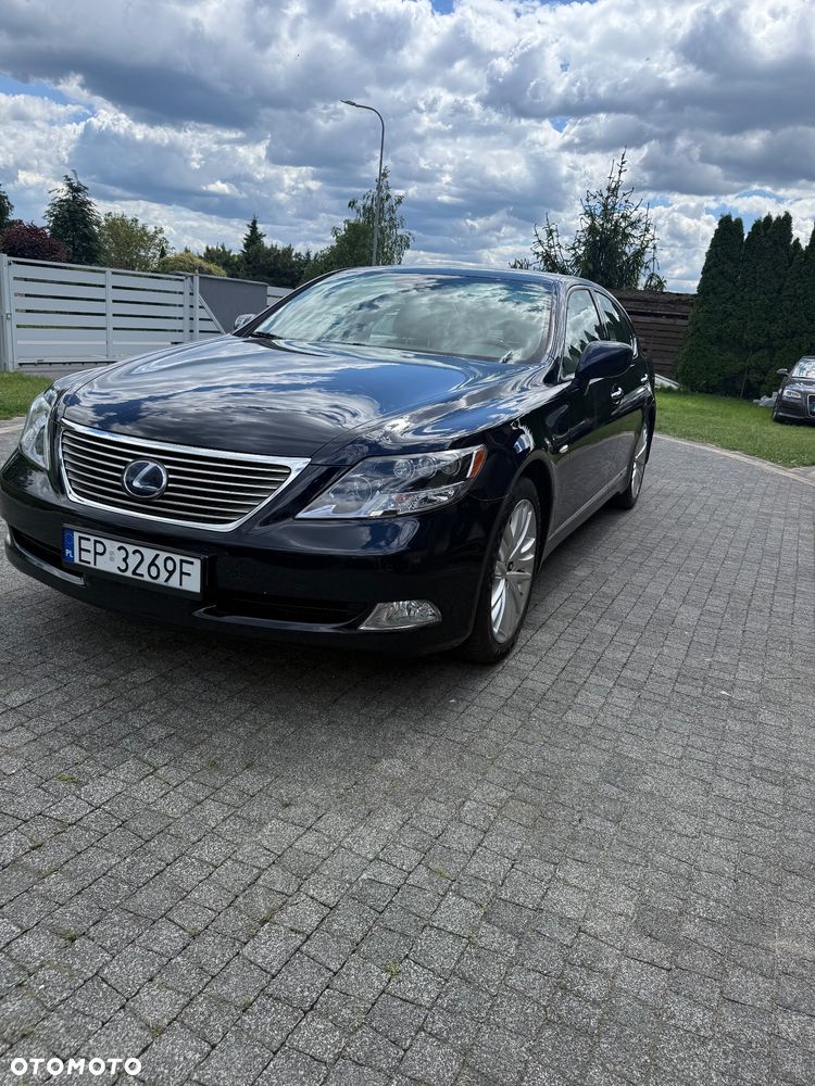 Lexus LS 600h - 15