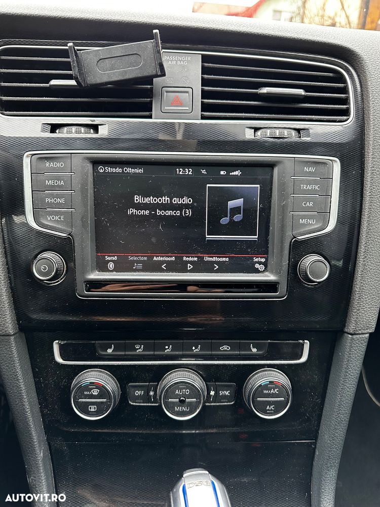 Volkswagen Golf - 8