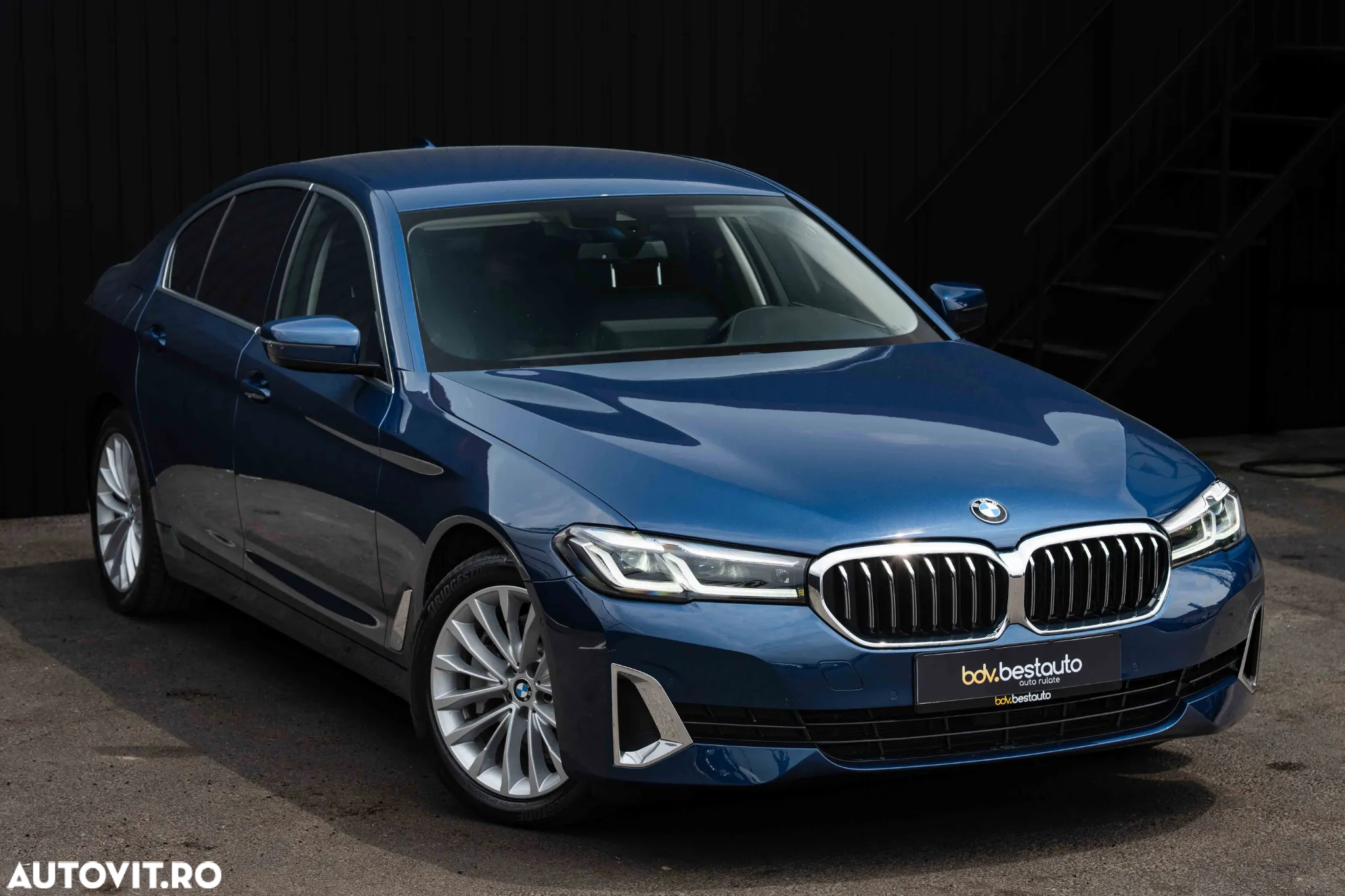BMW Seria 5 530e Aut. Luxury Line - 3