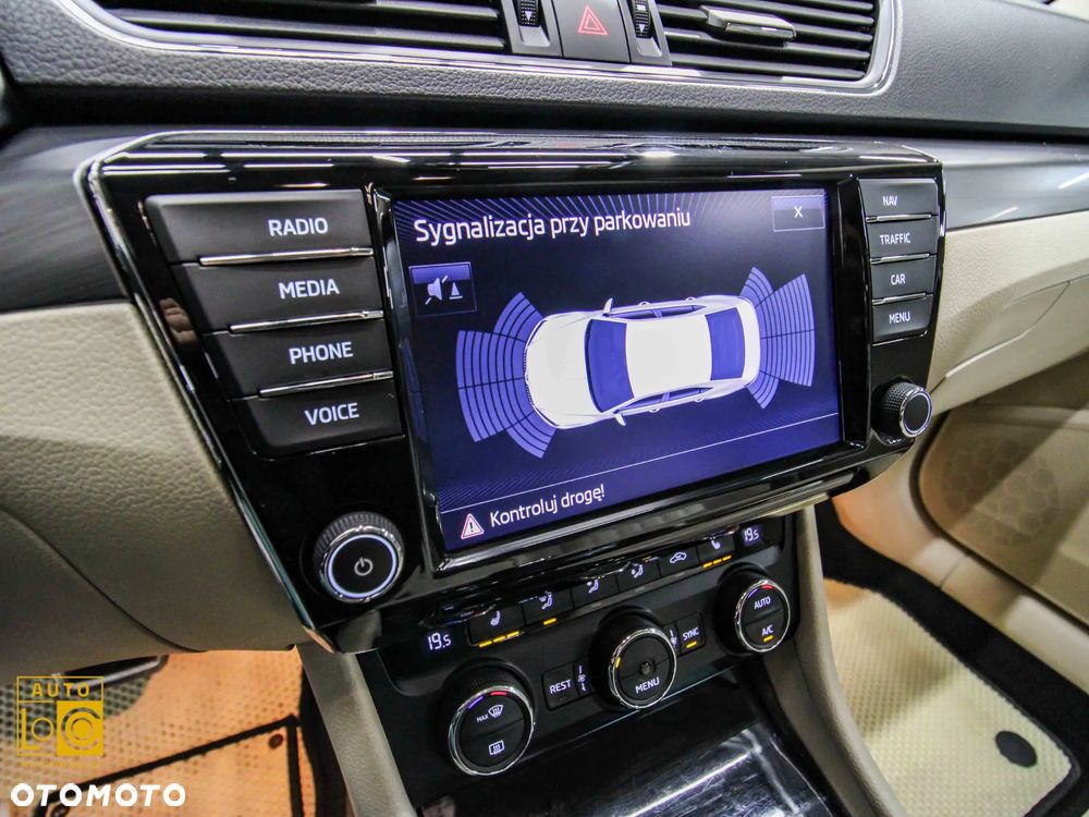 Skoda Superb 2.0 TDI Style DSG - 20