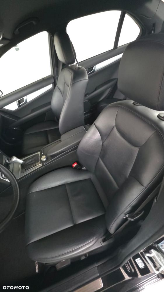 Mercedes-Benz Klasa C 300 7G-TRONIC Avantgarde - 13