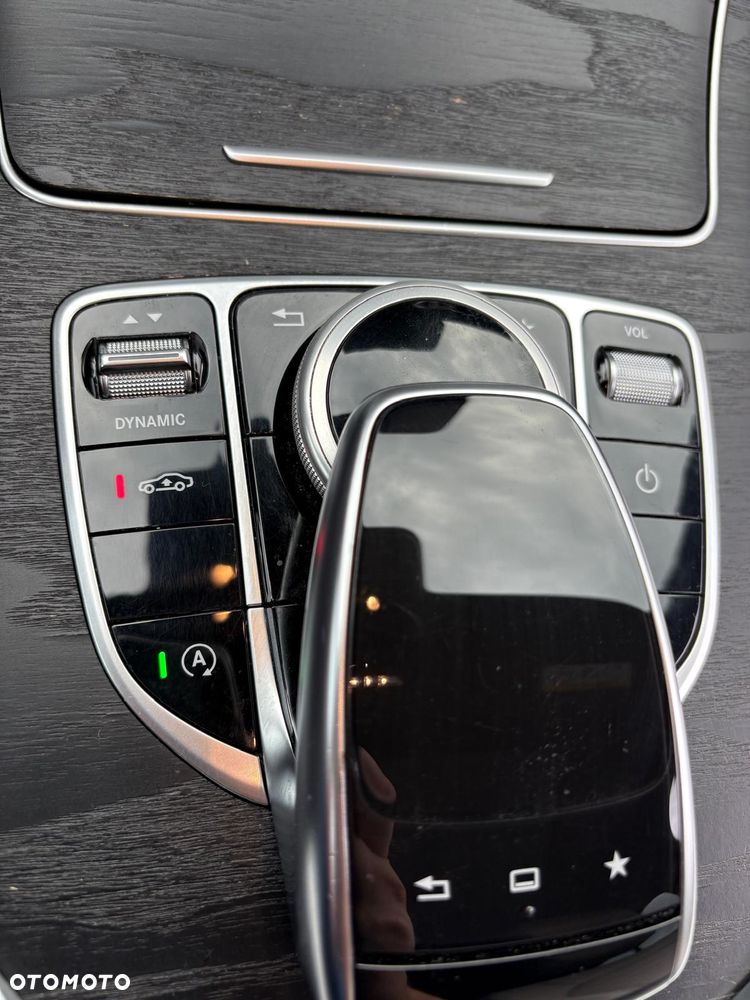 Mercedes-Benz Klasa C 300 7G-TRONIC - 19