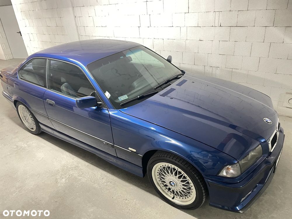 BMW Seria 3 323i - 2
