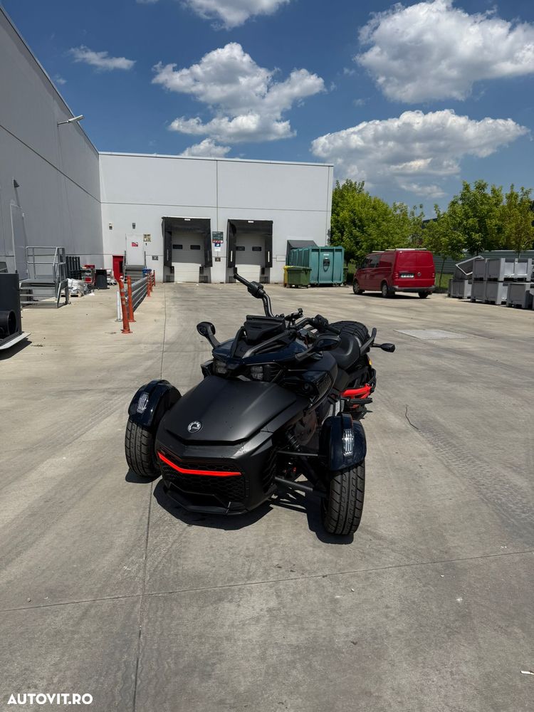 Can-Am Spyder - 1