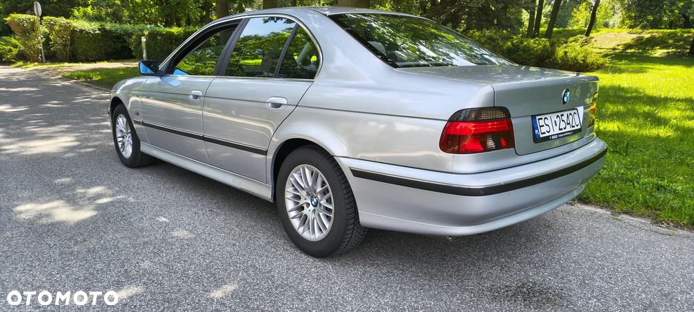 BMW Seria 5 528i - 3