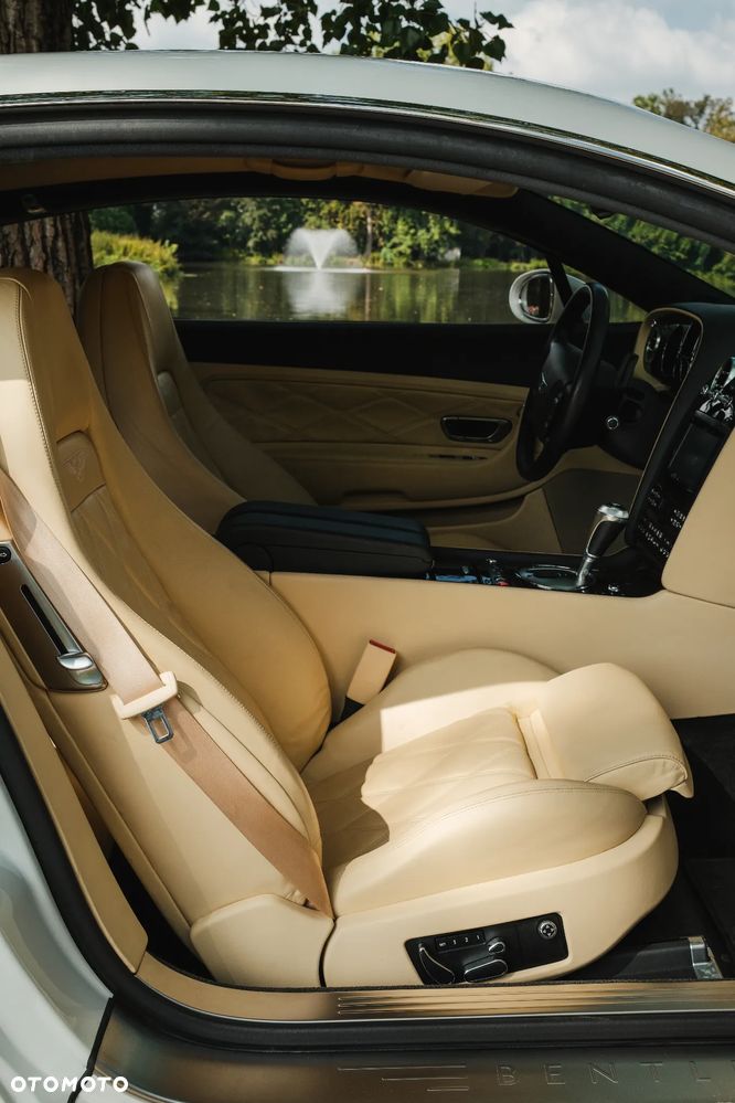 Bentley Continental GT Standard - 22