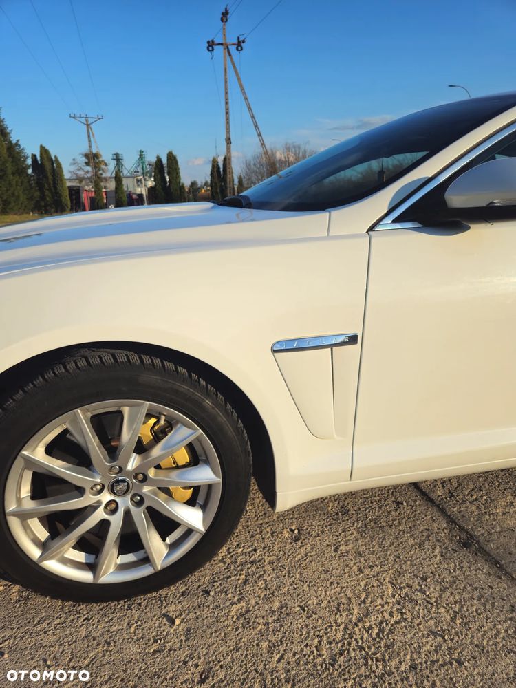 Jaguar XF 2.0 T Premium Luxury - 16