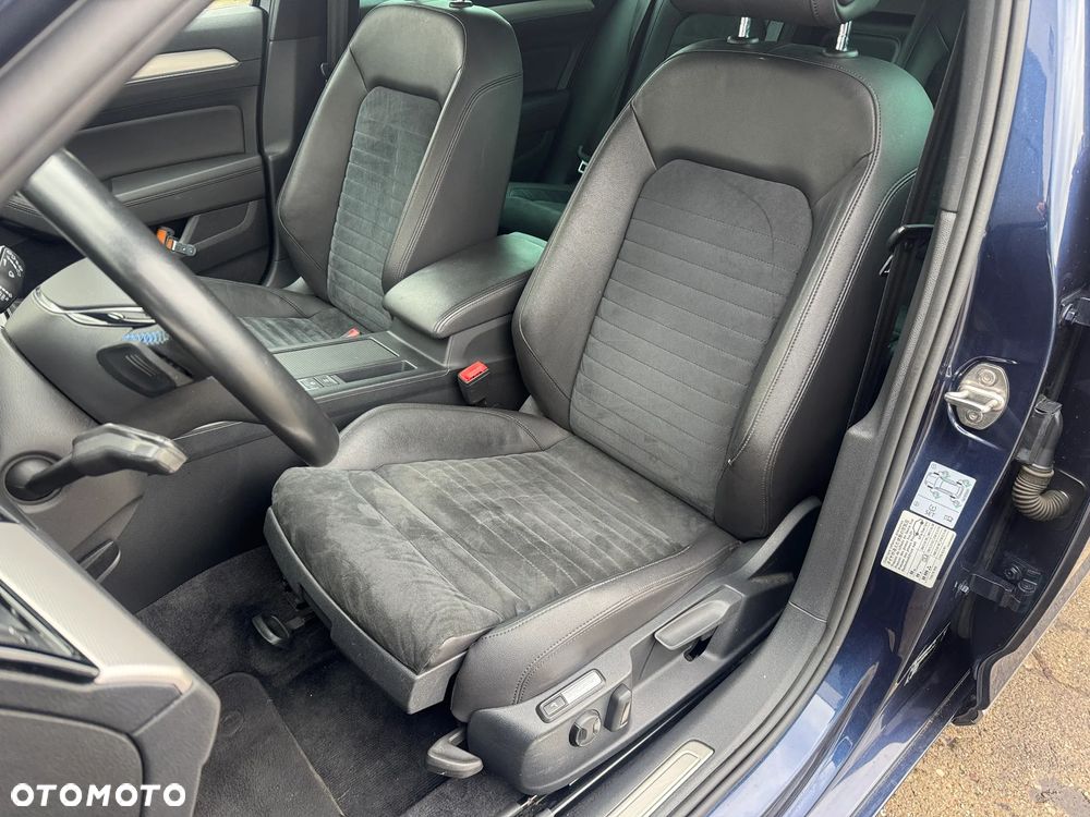 Volkswagen Passat - 12