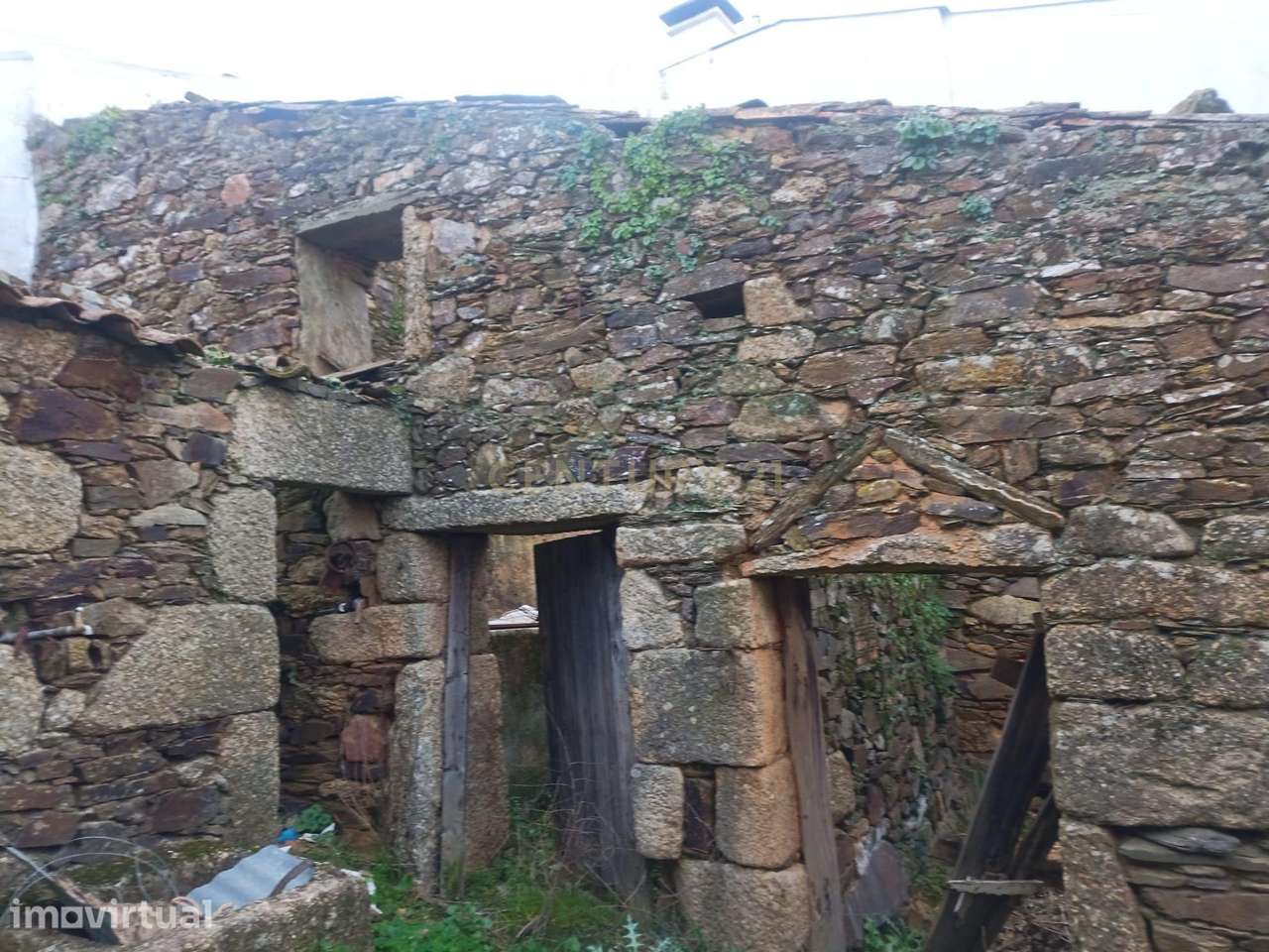 Palheiro em Palvarinho, Salgueiro do Campo,Castelo Branco - Grande imagem: 2/11
