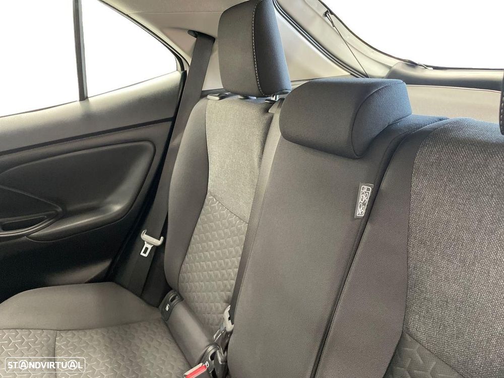 Toyota Yaris Cross 1.5 HDF Comfort Plus - 17